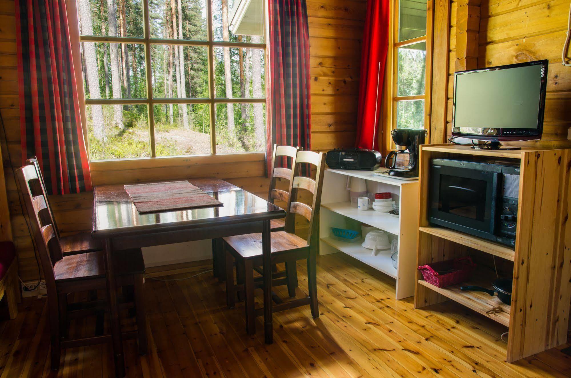 Ahvenlampi Camping Saarijärvi Exteriör bild