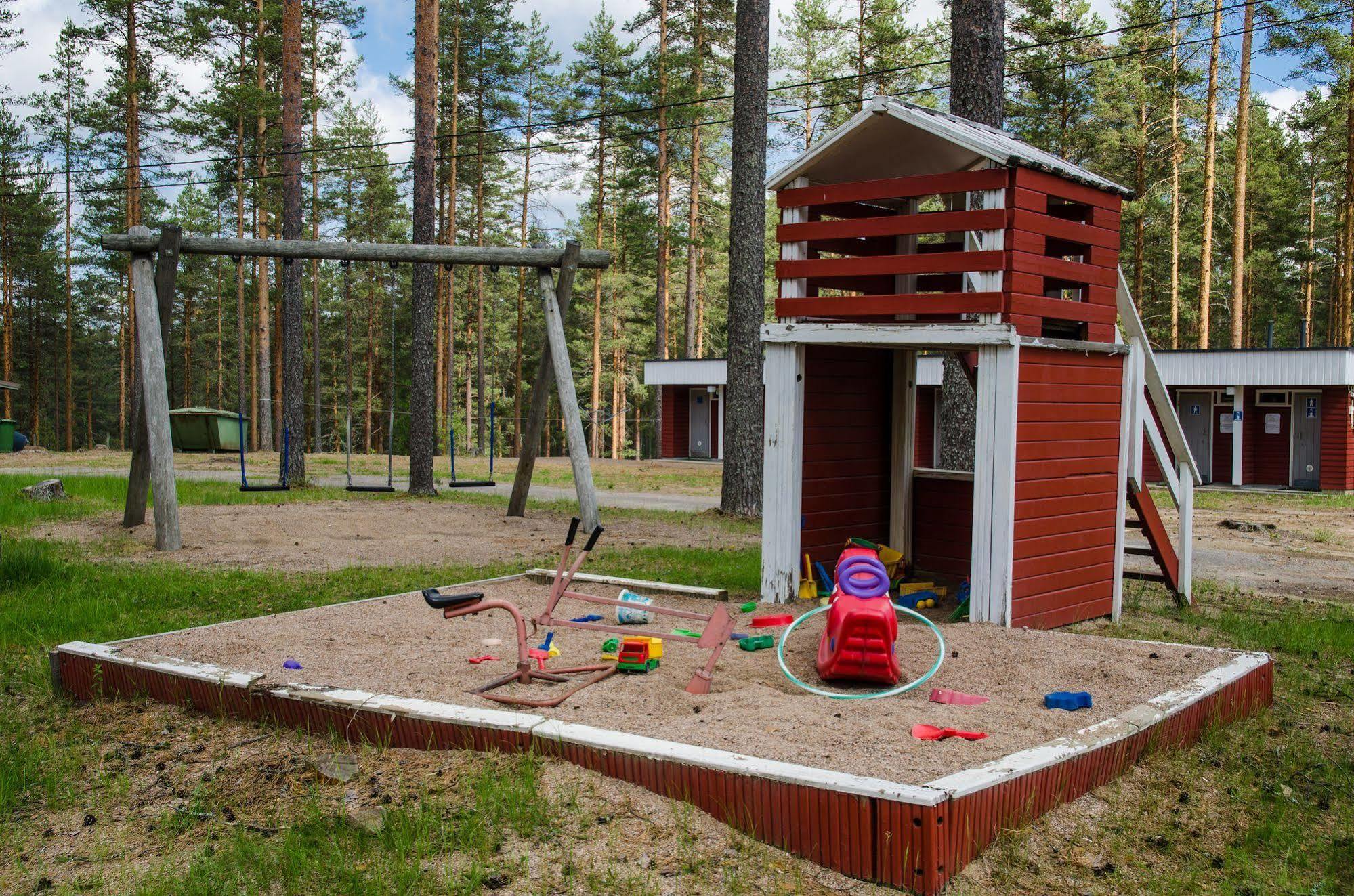 Ahvenlampi Camping Saarijärvi Exteriör bild